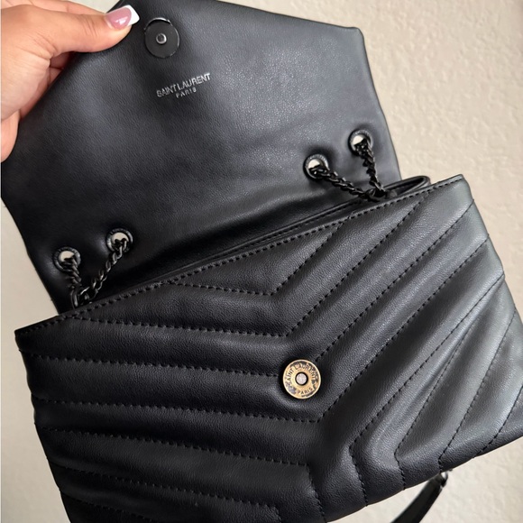 Yves Saint Laurent Black Chevron Shoulder Bag - Picture 3 of 4